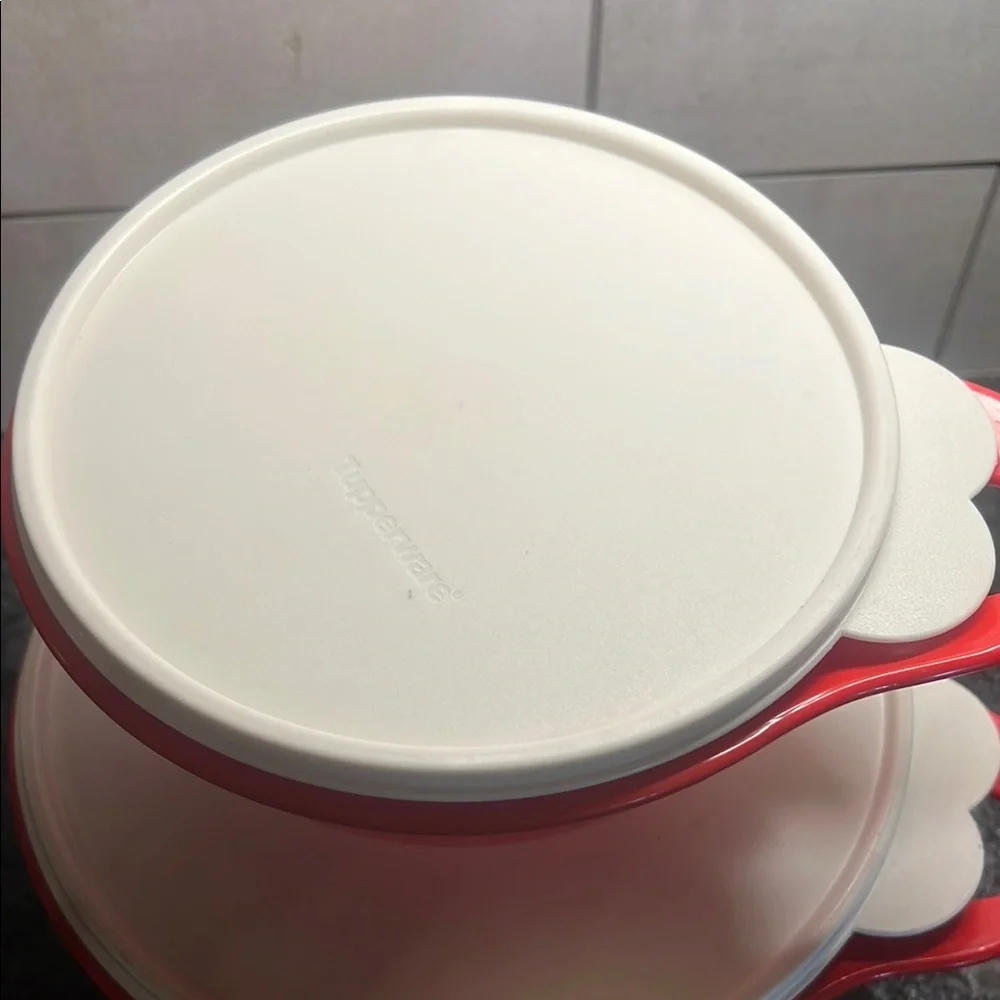 Vintage Tupperware THATS A BOWL 12 cup and 6 cup Red Mixing Bowl Set with Lids